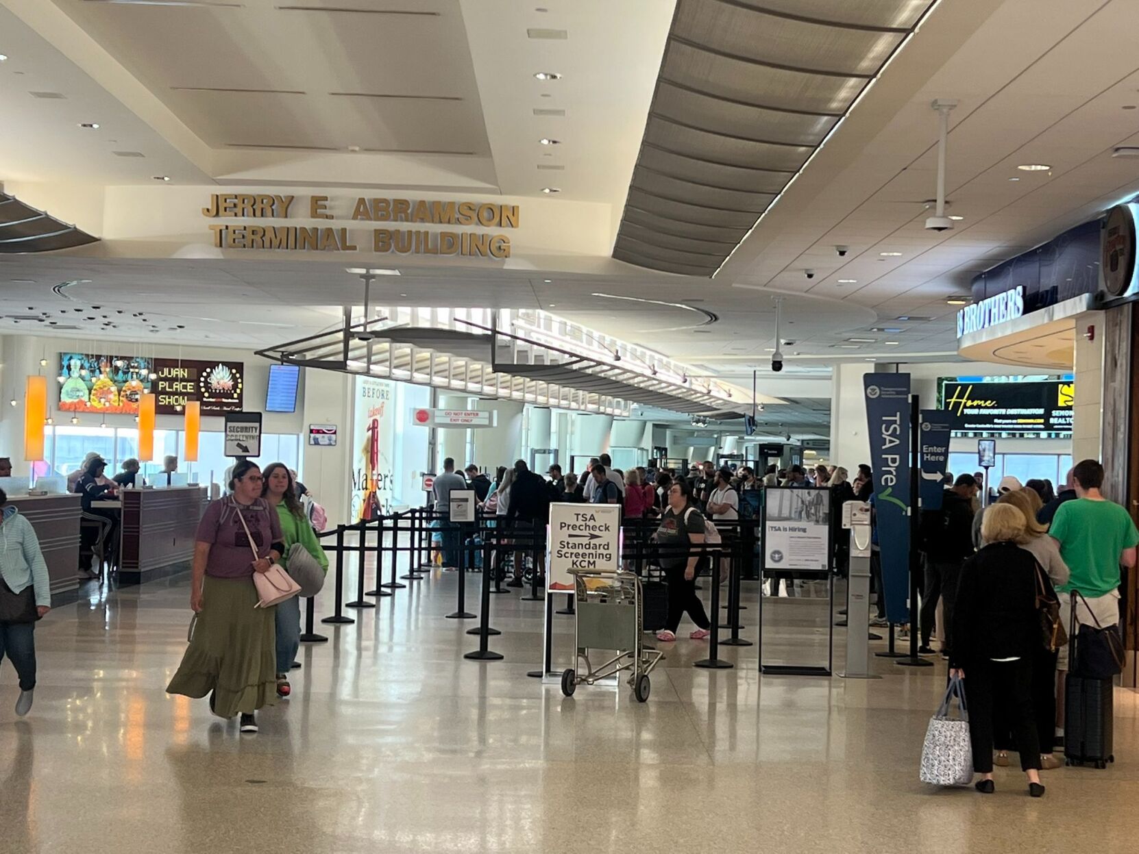 Louisville airport among several in US feeding federal workers during government shutdown